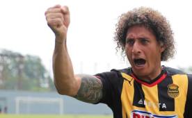 Kevin Hernández seguirá por un año más con el Real España.