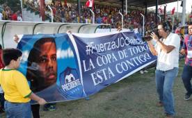 La pancarta que fue mostrada previo al inicio del Villanueva FC-Real España. (FOTO: Neptalí Romero)