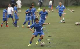 La selección salvadoreña realizó su último entrenamiento ayer y hoy ya viajó a tierras estadounidenses.