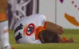 Jonathan Benítez sufrió la lesión cuando disputaba un balón en el partido contra Corinthians.