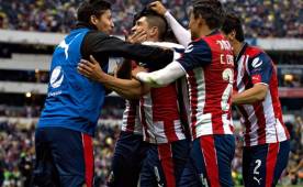 Chivas ganó en tanda de penales y le propinó la eliminación del Torneo de Copa MX al América en pleno Centenario. FOTO: Fox Spots.