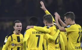 Jugadores del Dortmund celebran la clasificación a la siguiente ronda de la Copa.