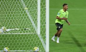 Neymar comienza a generar líos por su bajo nivel en la selección brasileña. Foto EFE