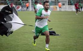 En primera división jugó con Platense, Marathón y Necaxa.