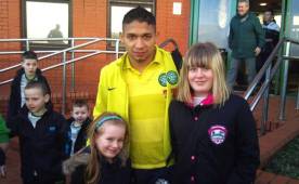 Emilio Izaguirre es muy querido en Escocia donde se ha ganado el cariño de los aficionados del Celtic de Esocia. Foto DIEZ Archivo