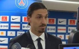 Ibrahimovic intentó dejar en ridículo a un periodista que le preguntó sobre su relación con Cavani. Foto youtube.com