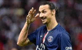 El delantero del PSG, Zlatan Ibrahimovic, no le hizo caso al árbitro