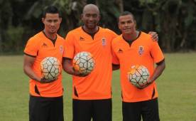 Marco Vega, Jerry Palacios y Ronny Martínez, delanteros de Real Sociedad.