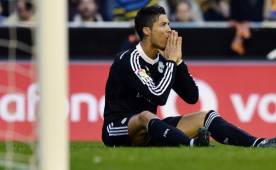 Cristiano Ronaldo no podía creer lo que estaba sucediendo en Mestalla. Terrible inicio de año. Foto AFP