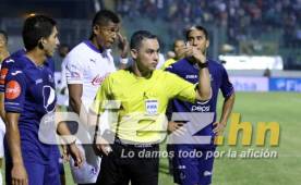 El árbitro santabarbarense Héctor Rodríguez no expulsó a Henry Figueroa quien le dio un pisotón a Kevin Álvarez y le mostró tres amarillas a Jhonny Palacios.