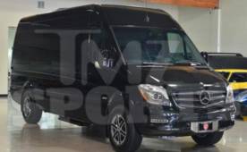 El nuevo juguete de Floyd Mayweather está bien equipado y cuenta con un bar y otros lujos incorporados.