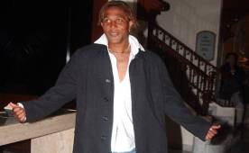 Carlos Pavón en 2004 tuvo una de sus facetas más controversiales con su canción sentimientos.