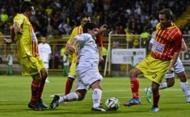 Maradona participó de un partido por la paz en Colombia.
