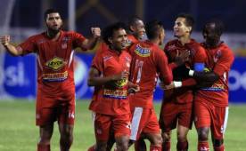 El Vida venció 2-1 al Olimpia en el estadio Ceibeño y este viernes recibieron el premio y les han ofrecido el doble si le ganan al Real España. Foto DIEZ