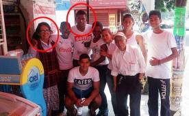 El delantero Carlo Costly junto a su madre, doña Magdaleña Molina y sus hermanas con quienes compartió en el Distrito Federal mexicano. Foto Cortesía