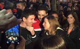 La llegada de Leo Messi a la apertura de la tienda Adidas causó furor en Barcelona. Foto Twitter