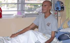 Enrique Centeno Reneau ha perdido movilidad en sus dos brazos, pero sigue luchando.