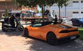 Michy Batshuayi jugador del Chelsea le tuvieron que retirar en una grúa en Ibiza.