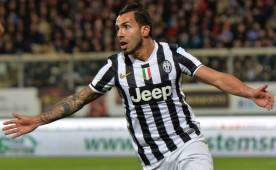 Carlos Tévez dice que quizá el haber crecido en un lugar difícil influyó en su juego. Foto AFP