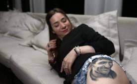 La hincha chilena cumplió su sueño de conocer al astro argentino.