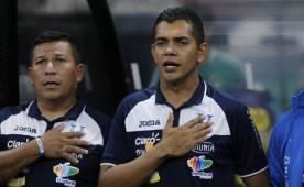 El técnico hondureño Amado Guevara ha recibido muchos elogios de sus amigos ex compañeros de selección y el respaldo de la afición hondureña. Foto Ronal Aceituno