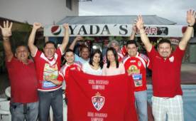 Aficionados tocoeños visitaron varios lugares para ver el partido de la Gran Final. Foto Esaú Ocampo