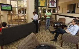 Valdano no se perdió detalles de la final de Champions League en Lisboa entre Real Madrid y Atlético. Foto Neptalí Romero | Enviado Especial