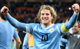 Diego Forlán no dudó en criticar a los dirigidos por Miguel Herrera por su mala actuación.