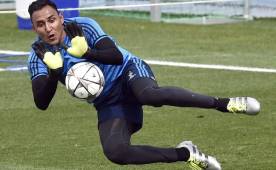 Keylor Navas aún no se recupera de sus operación en el talón de Aquiles.