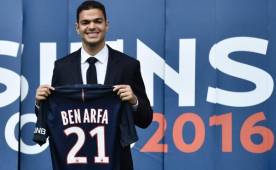 Ben Harfa durante su presentación como nuevo jugador del PSG. Foto AFP.