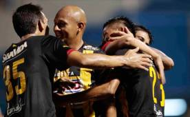 Edder Delgado abrió la cuenta para Real España, llegó a su tercer gol del Clausura.