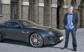 A Mourinho le quitaron la licencia por seis meses y tendrá que desplazarse con chofer en Londres. Foto Agencias