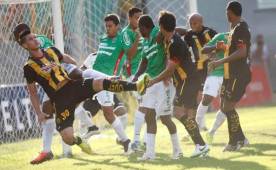 Real España en el Morazán no pudo hacerse de los tres puntos contra Marathón. Foto Neptalí Romero