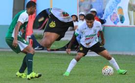 Para evitar un incidente como el del Honduras Progreso-Motagua, Platense improvisó y utilizó la calzoneta del Borussia Dortmund ante Juticalpa. Fotos Juan Salgado