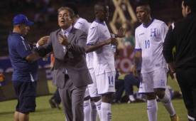 Jorge Luis Pinto está en deuda con sus primeros resultados con Honduras.