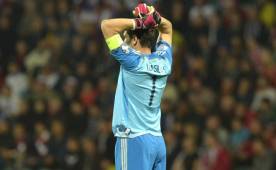 Iker Casillas cometió un errorrazo contra Eslovaquia.