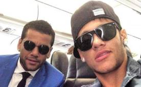 Alves aduce que Neymar no se merece una sanción tan dura porque 'es un jugador que no da una patada'.