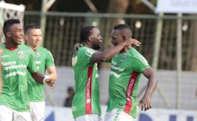 Charles Córdoba celebrando su gol ante los ceibeños del Vida.