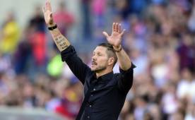Diego Simeone felicitó al Barcelona por el título conseguido. Ahora su equipo luchará en la última fecha por el tercer lugar. Foto AFP