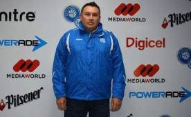 Erick Dowson Prado trabaja para que el jugador de El Salvador sea disciplinado desde la Sub-17 hasta que llegue a la Mayor. Foto cronio.sv