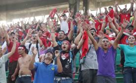 Aficionados del Deportes Savio ponen ambiente en la final de la Liga de Ascenso. Fotos Melvin Cubas.