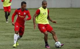 Tony Taylor se mantiene entrenando con la selección de Panamá.