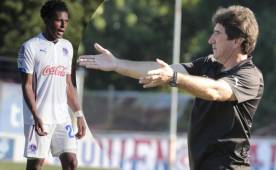 Héctor Vargas quedó sorprendido por el cariño que el público le tiene a Carlo Costly.