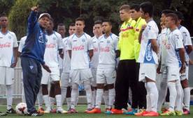El equipo catracho entrenó ayer en la sede de Real España, su búnker durante el premundial.