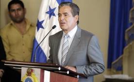 El técnico de Honduras habló sobre el futuro de Jona Mejía en la Selección.