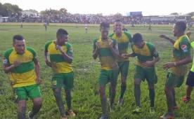 Allan el 'Pilín' Cárcamo celebrando el empate para los Comejamos. (FOTO: Cortesía Social Sol)