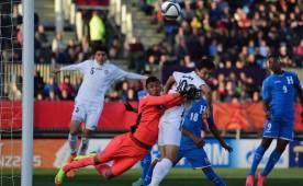Pese a las serias fallas defensivas, Honduras mostró un nivel interesante en su debut frente a Uzbekistán.