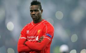 Adriano Galliani confirmó que AC Milan ya está negociando con Liverpool por Mario Balotelli y el único inconveniente hasta el momento es el salario del jugador. Foto AFP