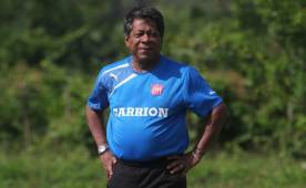 Ramón Maradiaga sigue firme como entrenador del Vida en La Ceiba. (DIEZ/Archivo)