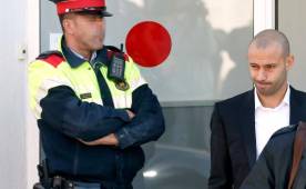 Javier Mascherano tras salir de la audiencia de imputado. Foto EFE